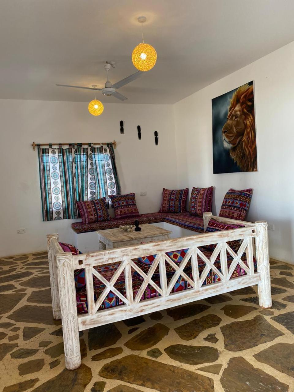 Red Land House Bed & Breakfast Watamu Bagian luar foto