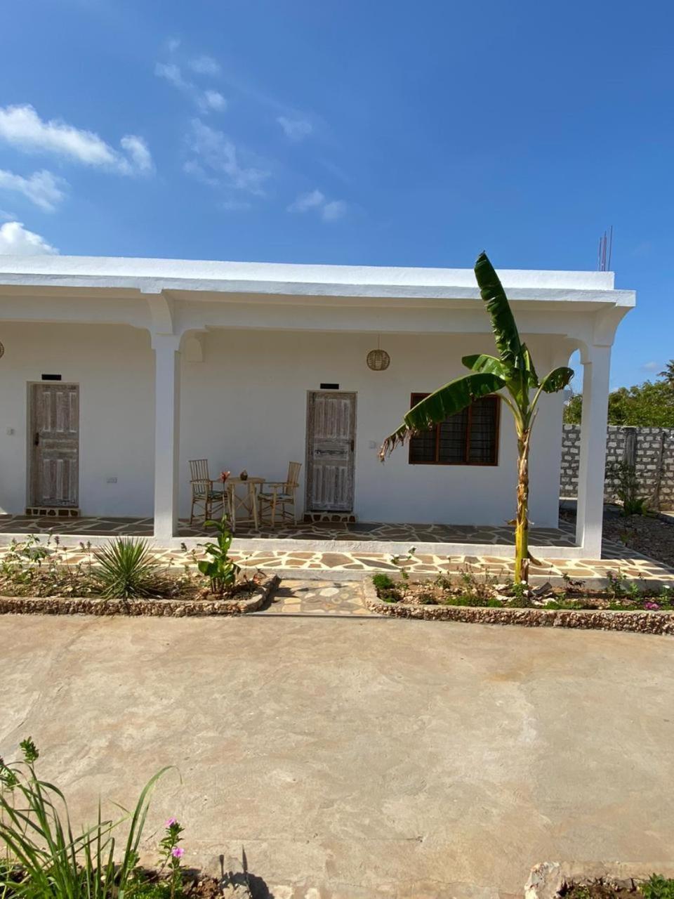 Red Land House Bed & Breakfast Watamu Bagian luar foto
