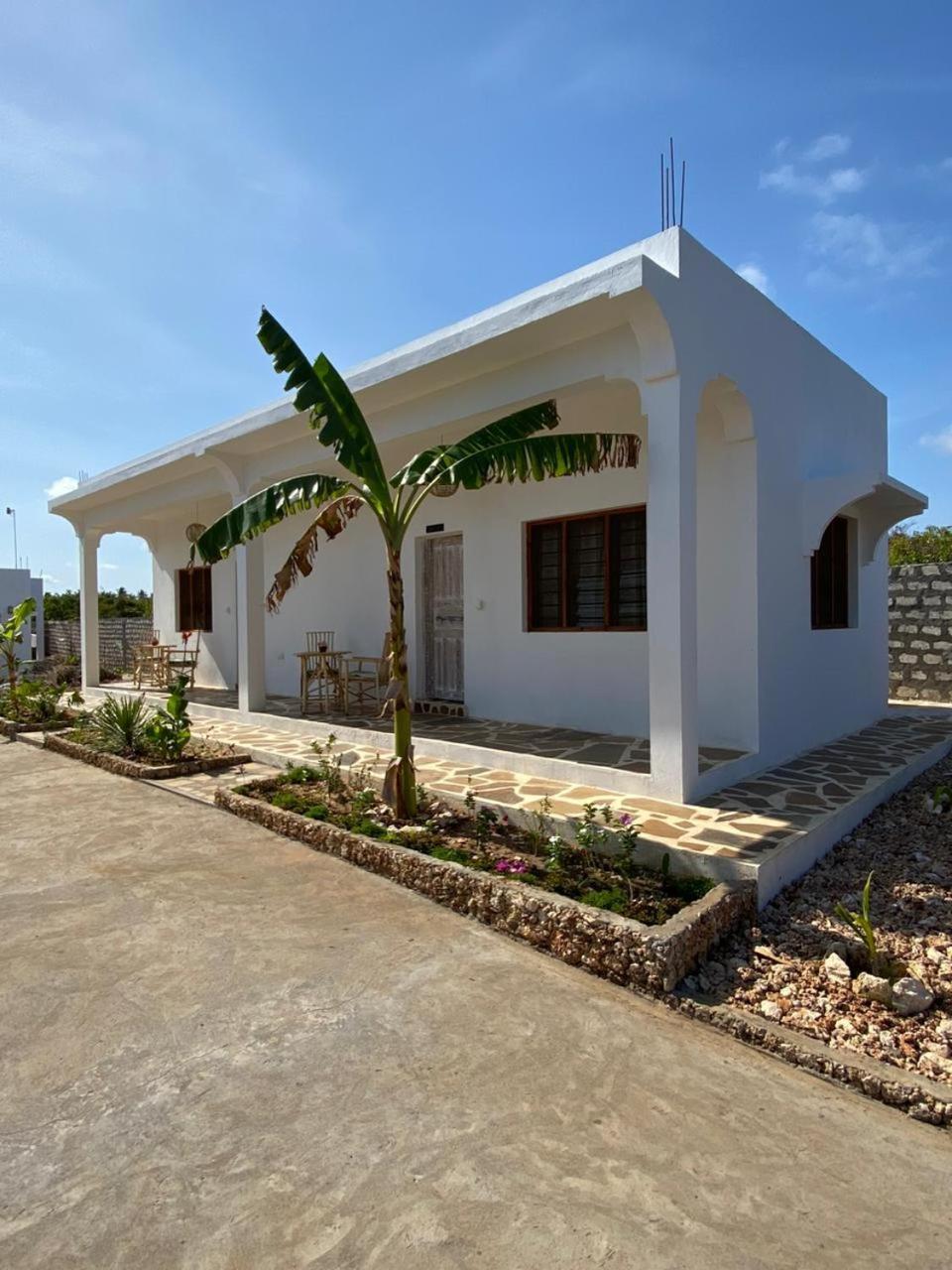 Red Land House Bed & Breakfast Watamu Bagian luar foto