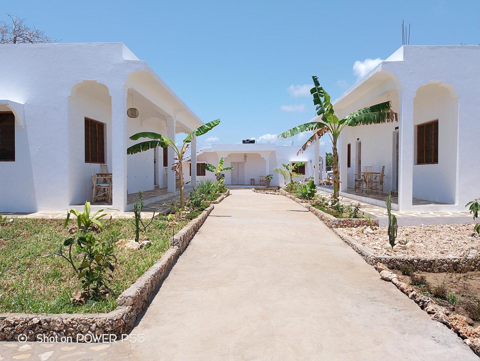 Red Land House Bed & Breakfast Watamu Bagian luar foto